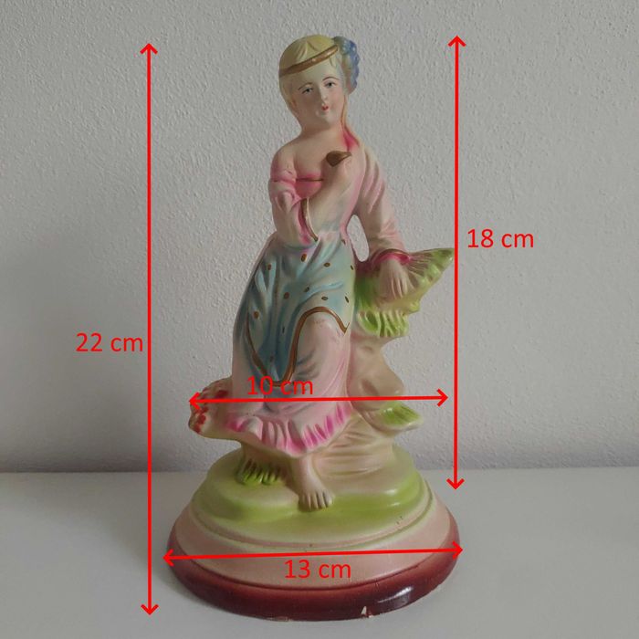 Estatuetas e Jarro Porcelana Antigas Velharias Artigos de Decoração