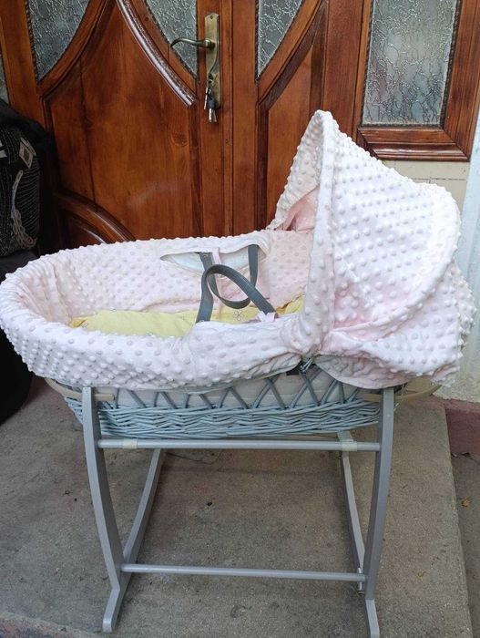 корзинка-колиска для малюка