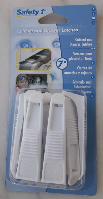 Seguranças para gavetas ou portas de móveis.