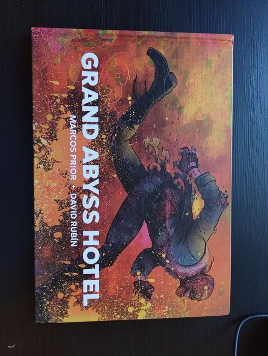 Комікс англійською. Grand Abyss hotel. David Rubin