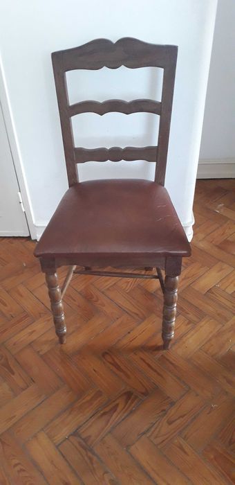 Úteis Cadeiras antigas (6), com assento em napa