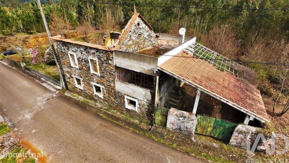 Casa / Villa em Castanheira de Pêra e Coentral de 172 m2