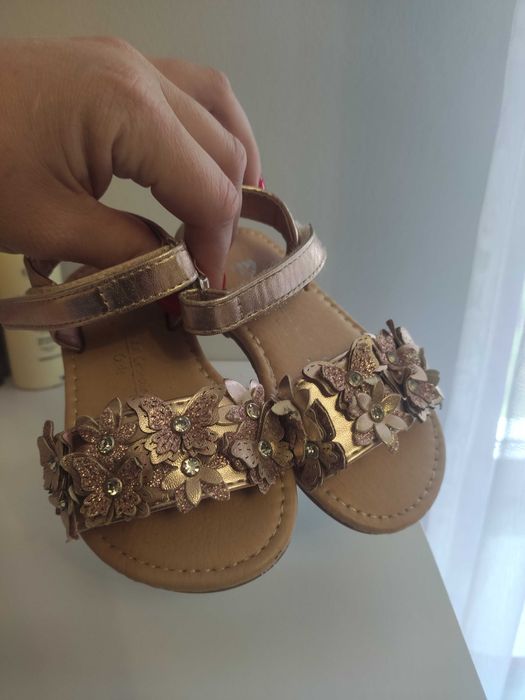 Сандали на дівчинку 1,5-2 р.