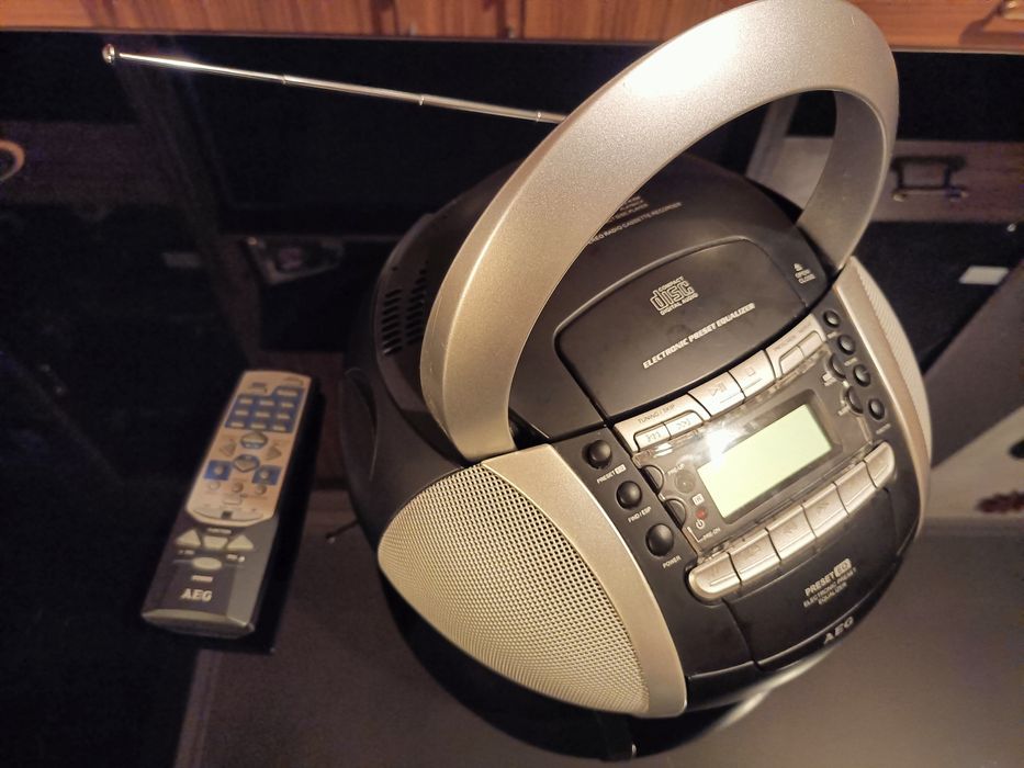 Rádio CD USB Portátil - AEG