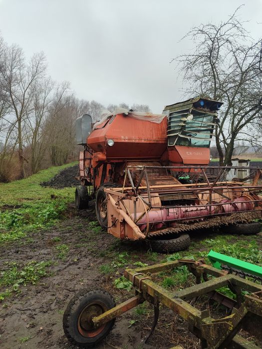 Продам комбайн Нива