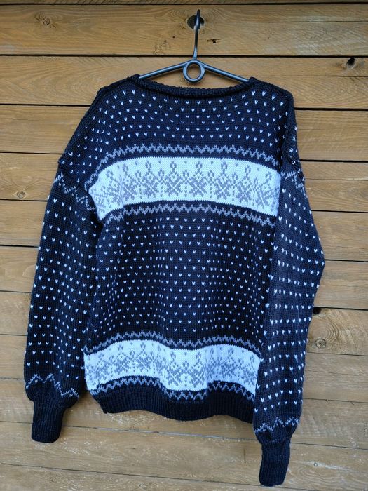 Sweter w wzory damski