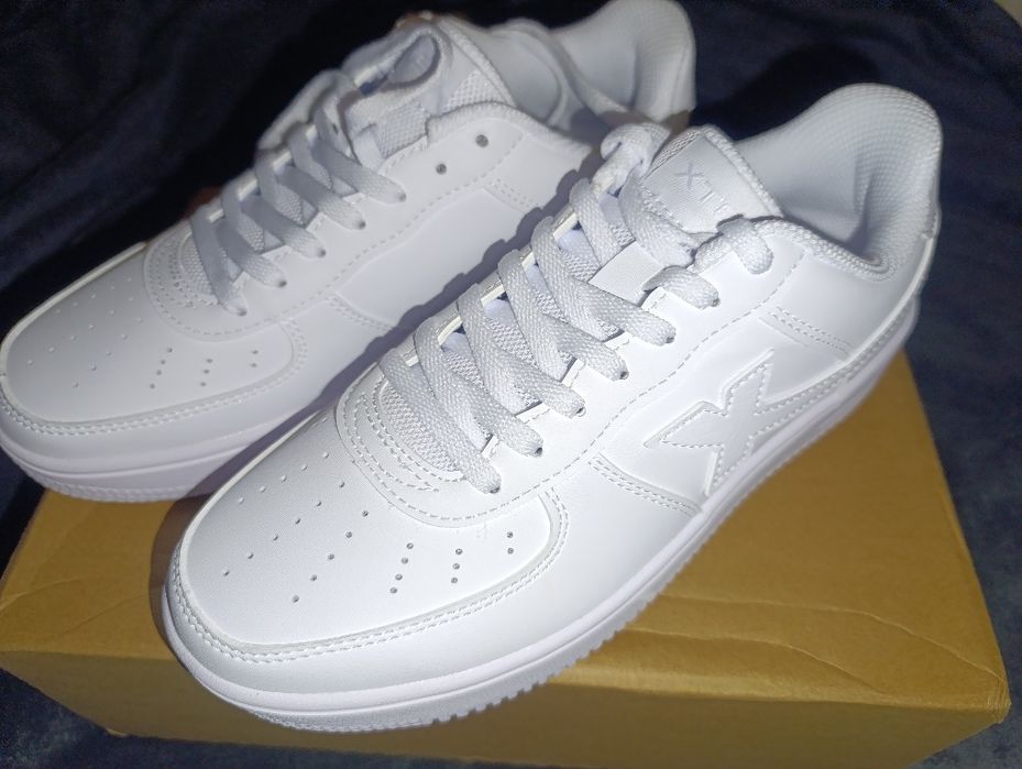 Жіночі кросівки xtep, на стопу 24см,устілка 25см