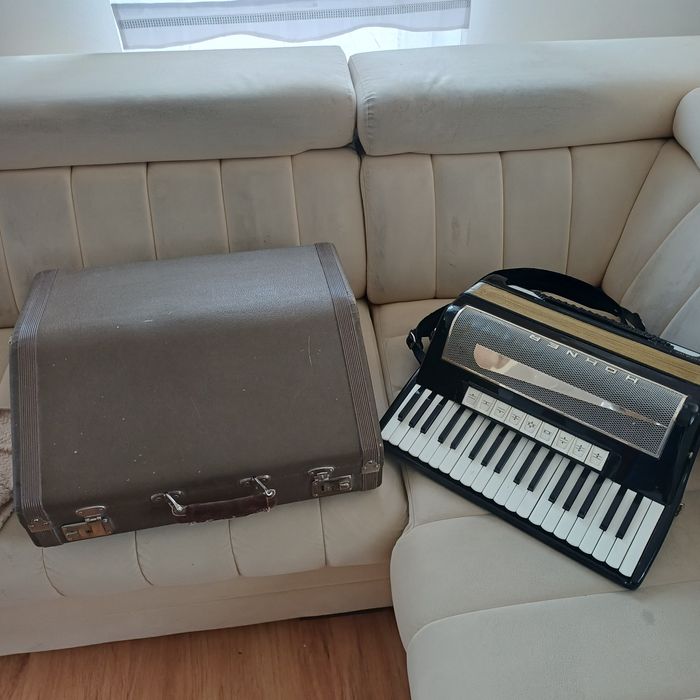 Akordeon Hohner Lucia 4p 96 basów