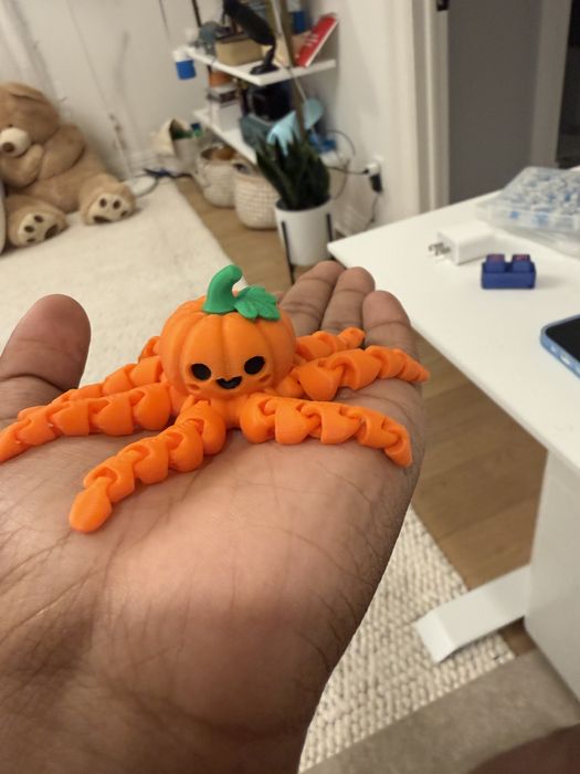 Miniatura de abóbora com tentáculos