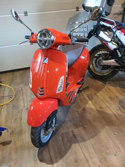 Vespa primavera 125