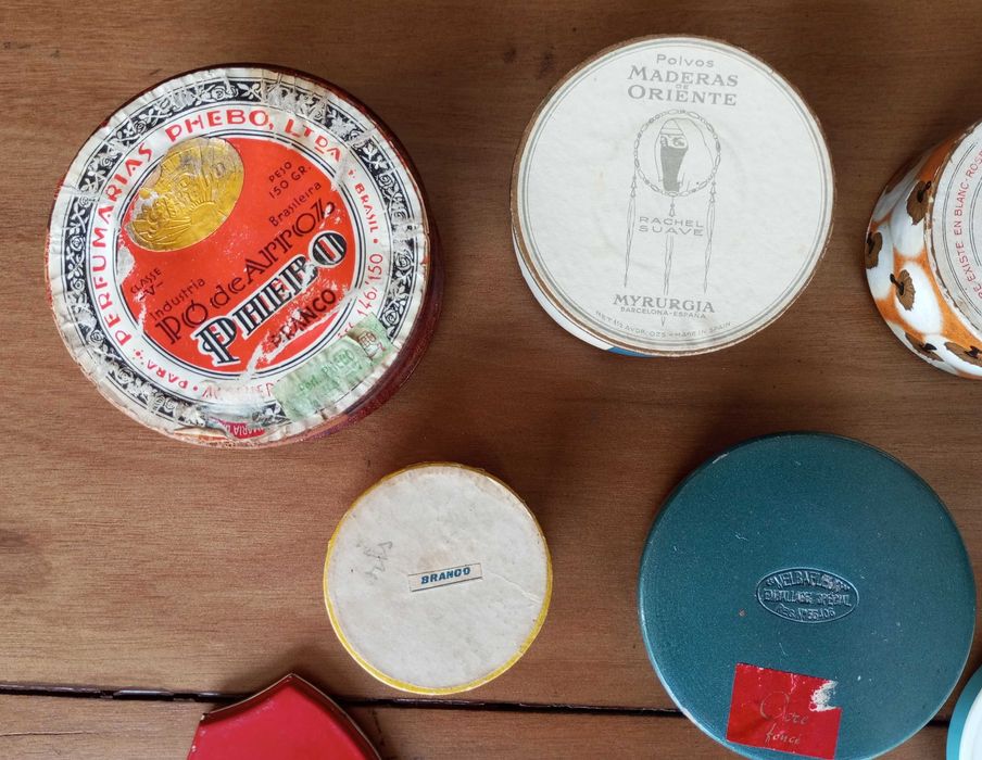 Antigas caixas de pó de arroz