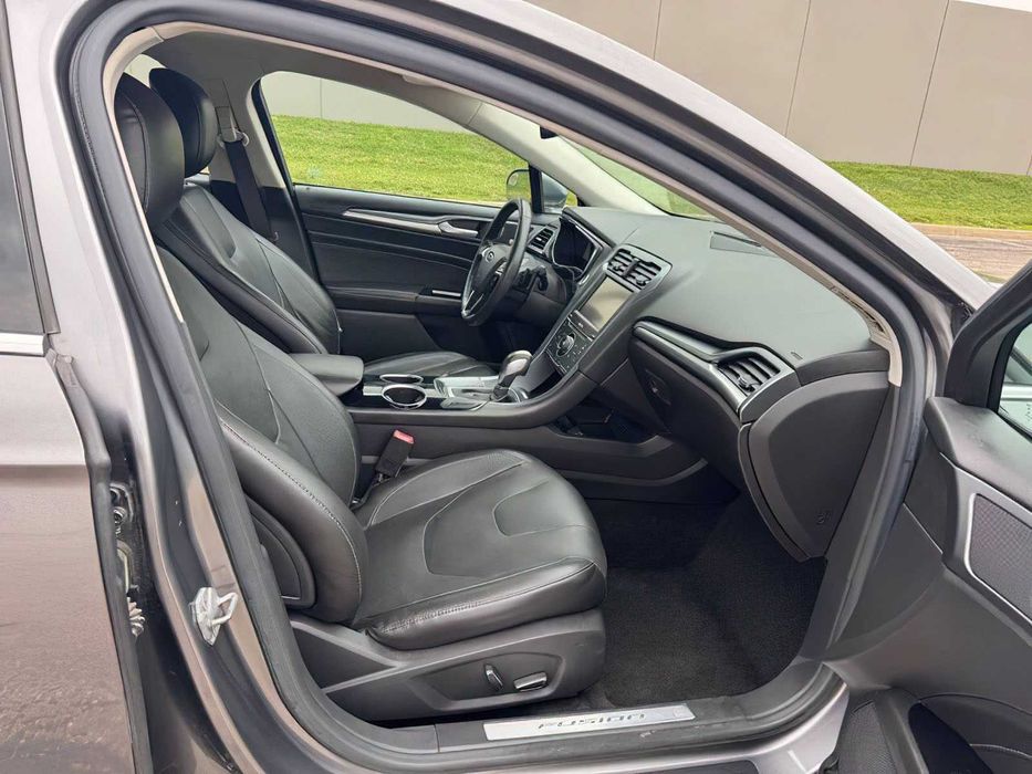 Ford Fusion Titanium      2014