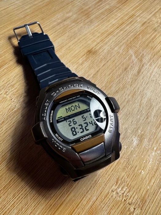 Relógio Casio G-Shock GT-000 vintage Y2K