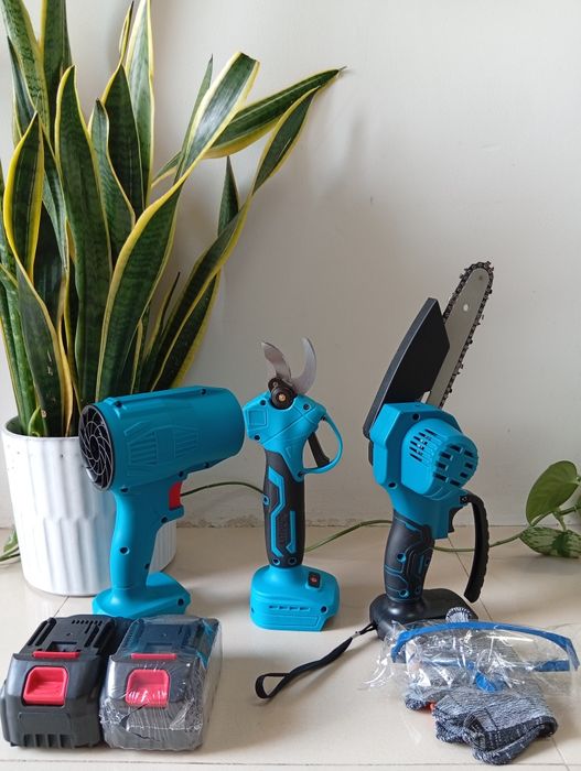 Kit Jardinagem 4 em 1 a Bateria - Completo e Novo