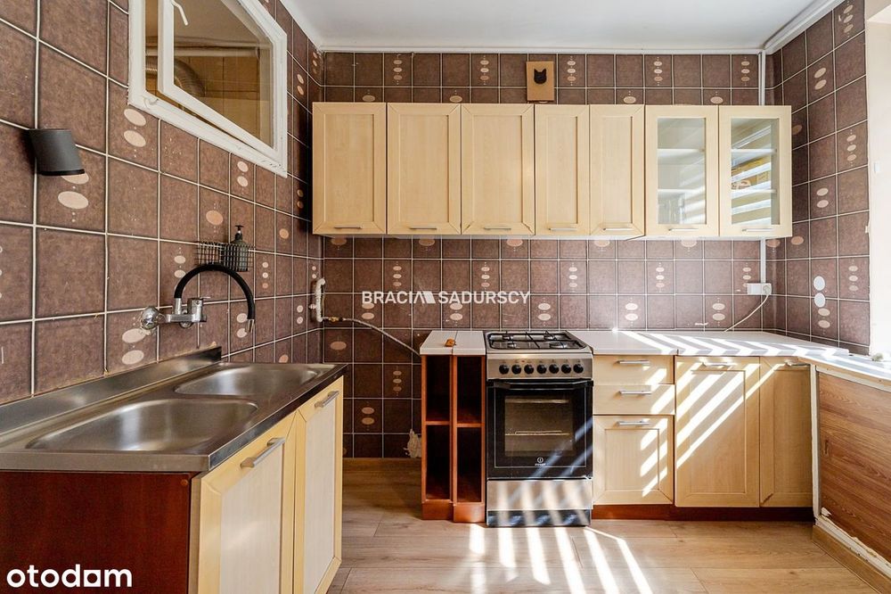 Stare Podgórze klimatyczne mieszkanie z balkonem.