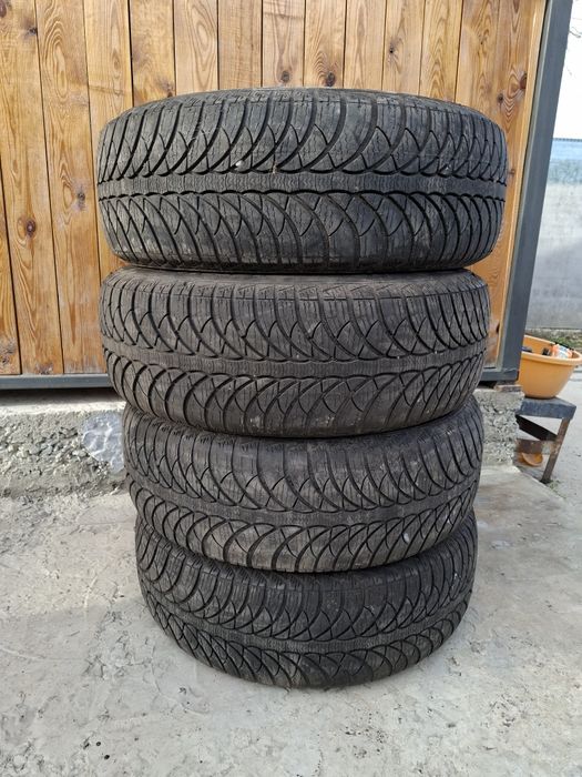 Продам зимову гуму 195/65/R15 T91