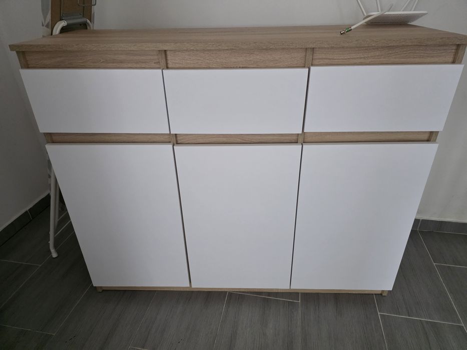 komoda jasna z szufladami