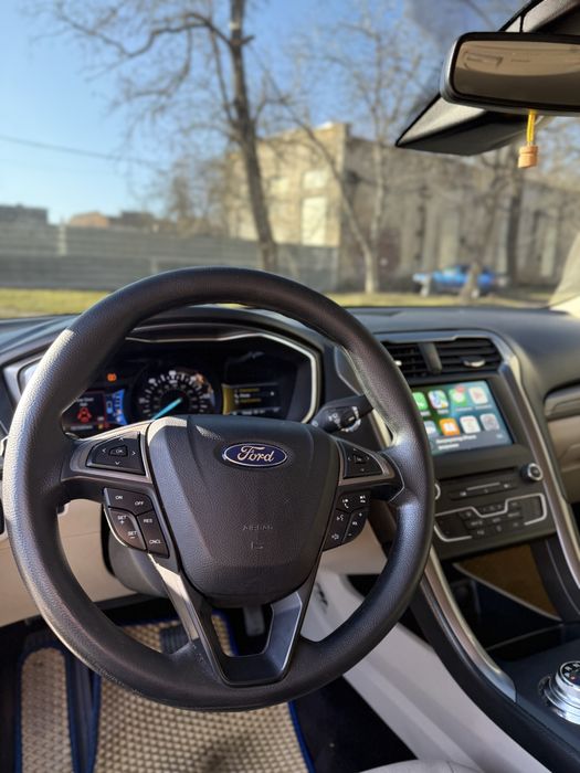 Ford Fusion Hybrid 2017 SE