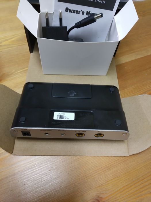 Processador de efeitos MOOER PE 100