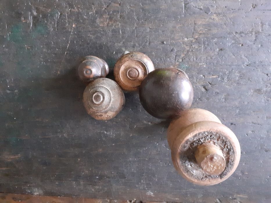 Rosewood drawer pull.64564331170689123