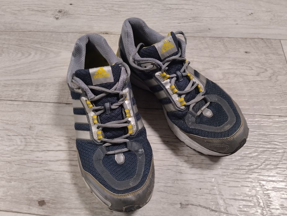Кросовки оригинал фирменные Adidas размер 45