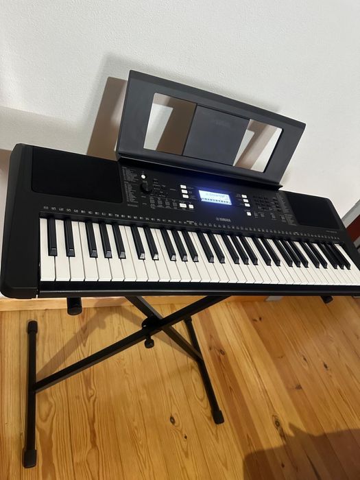 Teclado Yamaha PSR-E373 + Suporte X (Como Novo)