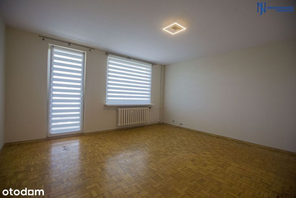 Pierwsze piętro, 3 pokoje, do zamieszkania