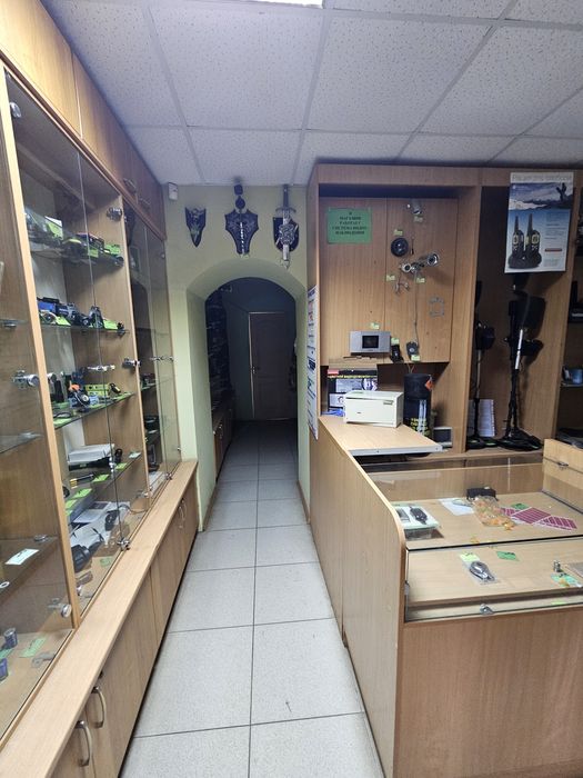 Магазин 82м2 верх проспекта Поля