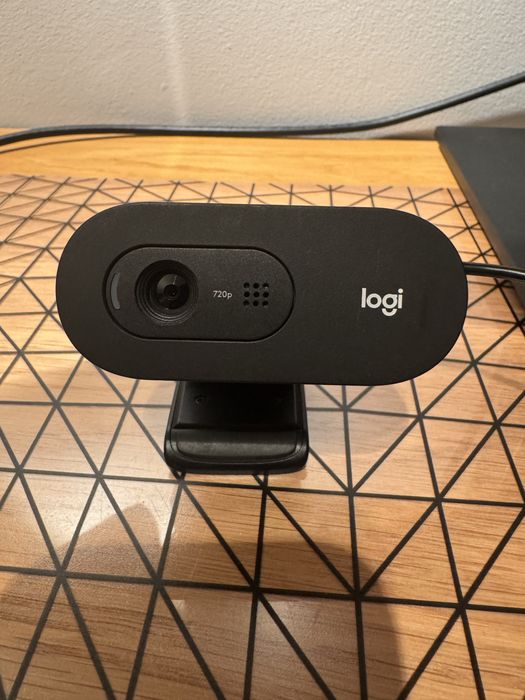 Zestaw biurowy / Setup komputerowy – 2x monitor LG + Logitech