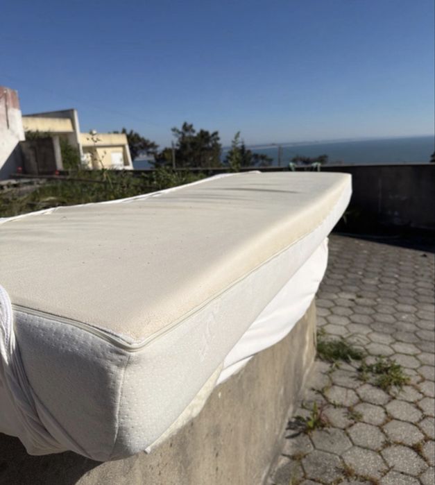 Cama articulada com 2 estrados articulados