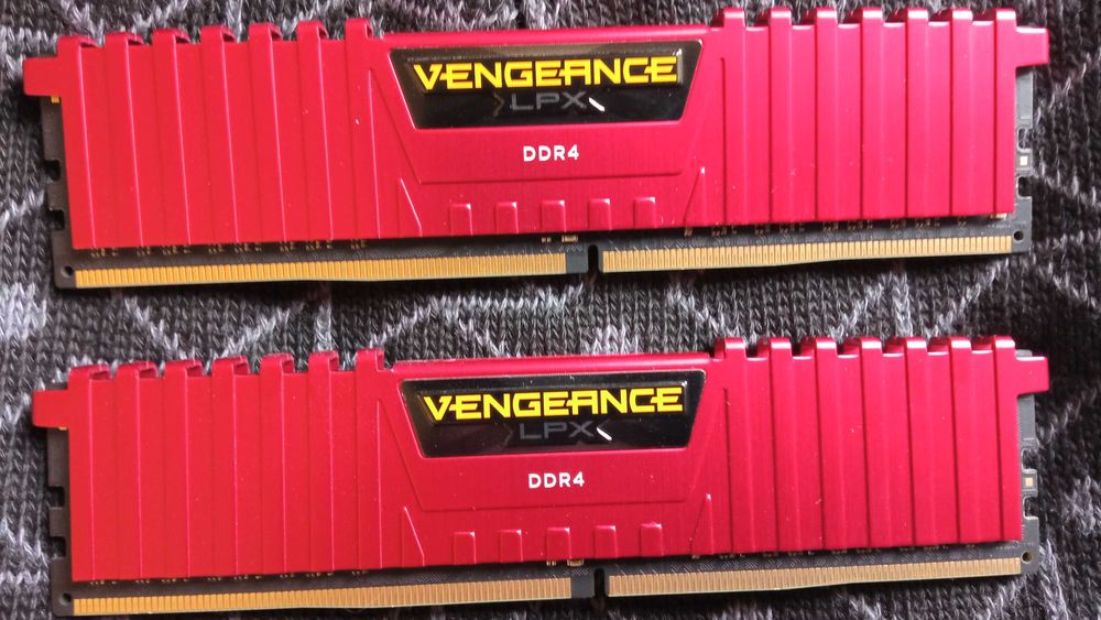 Оперативная память Corsair 8 GB (2 x 4 GB) DDR4 3200 MHz
