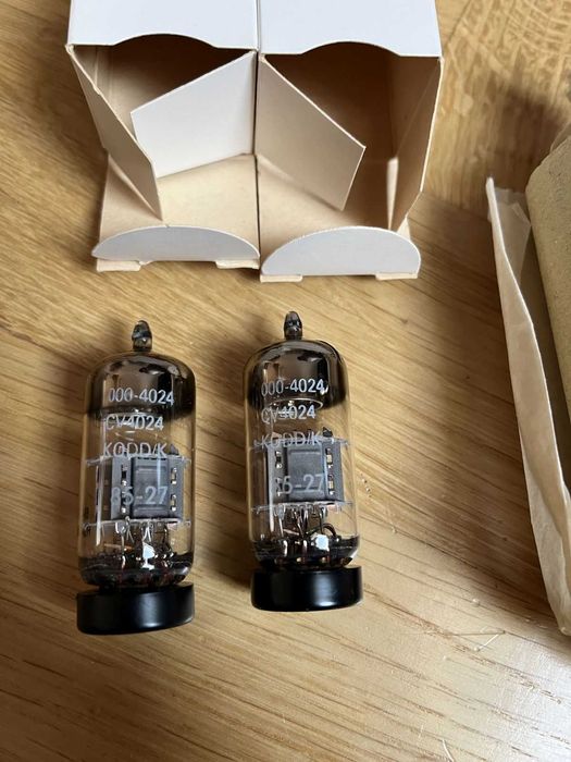 Lampy Mullard CV4024 , ECC81