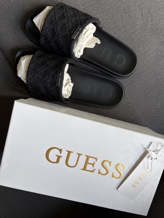 Czarne klapki Guess 38