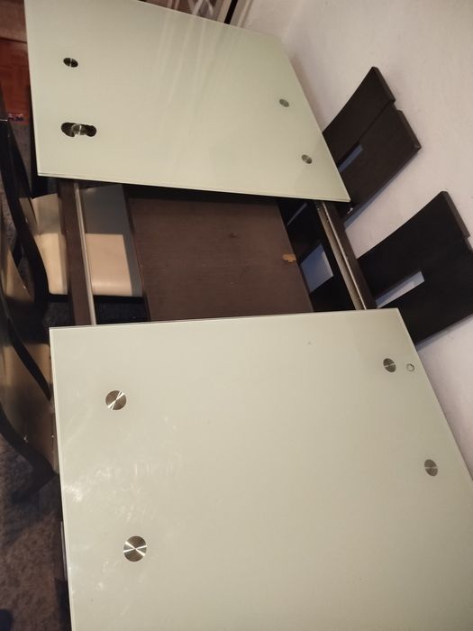 Mesa extensível com 4 cadeiras