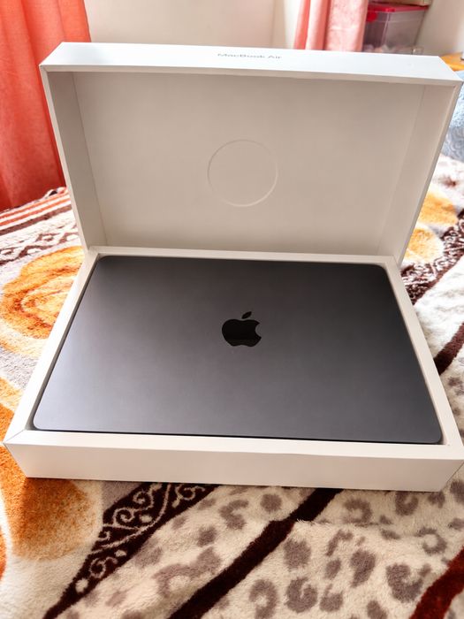 MacBook Air M4 15” 16GB/512GB – Impecável, com Caixa