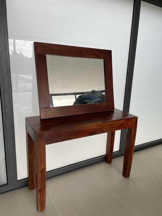 Consola rustica de madeira