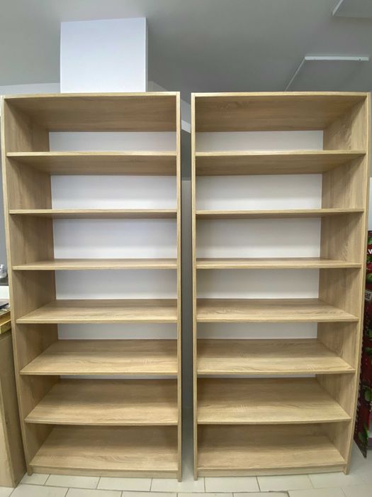 Lada i regały sklepowe