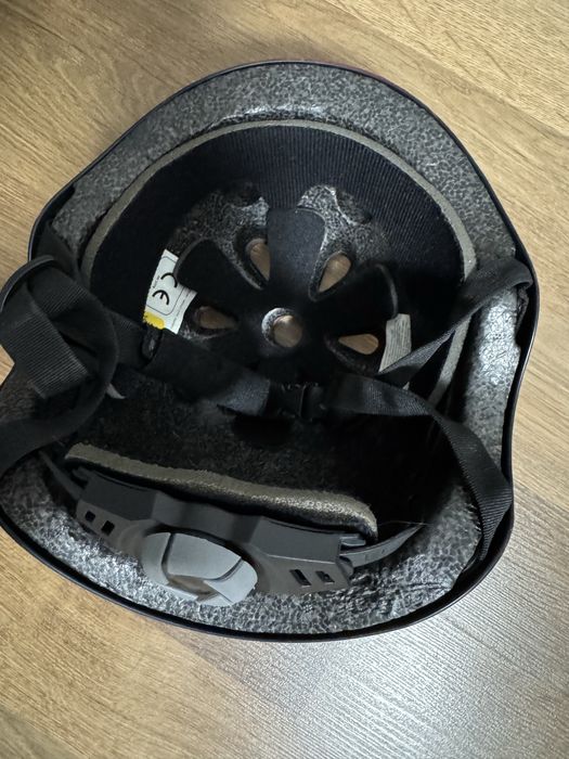 Захисний шолом для активностей, роликів