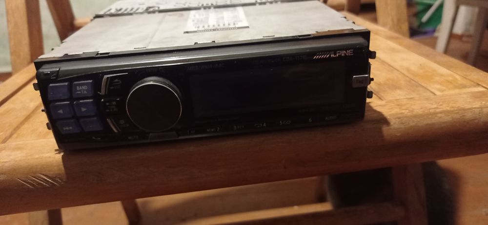 Продам автомагнітолу алпайн