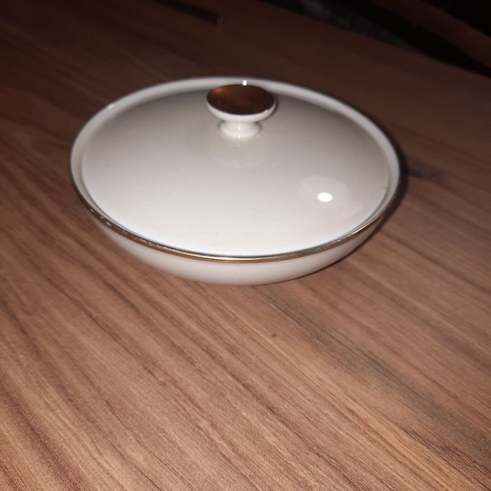 Stara cukiernica ecru