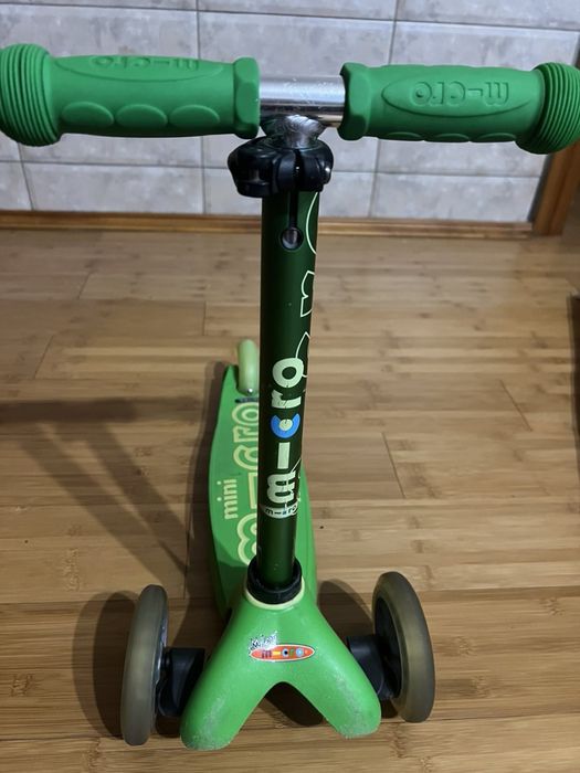 Самокат триколісний Micro Mini Deluxe зелений