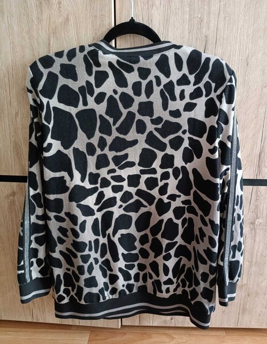 Стильна жіноча кофта бренду LIDA з принтом під жирафа, розмір 52-54