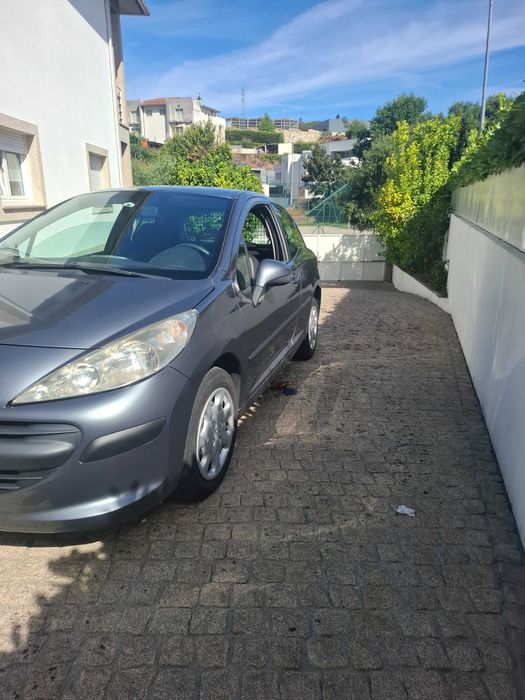 Peugeot 207  1.4 HDI em muito bom estado .