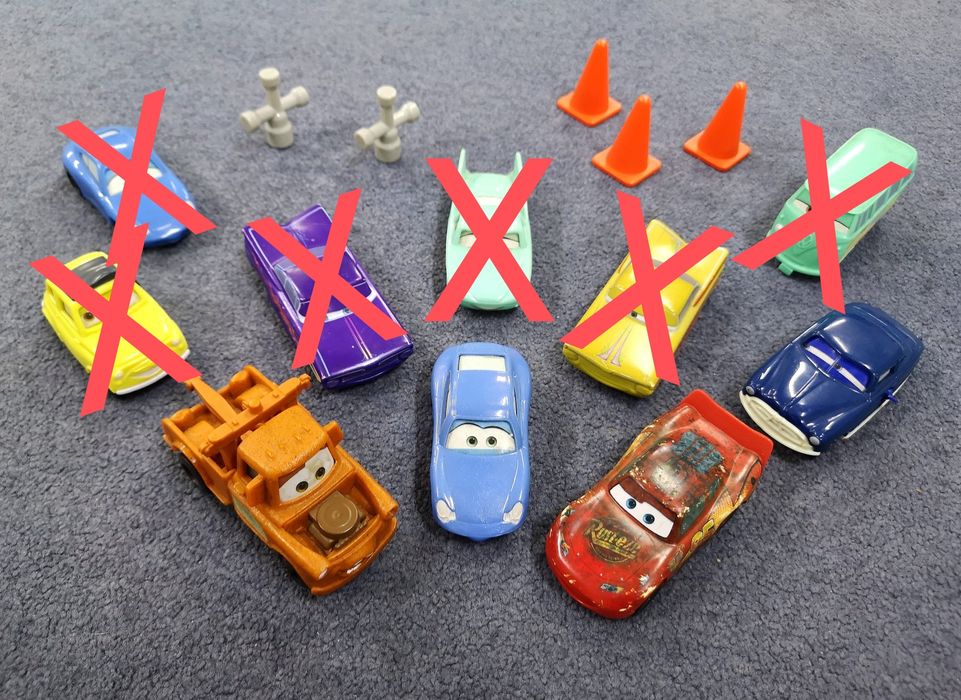 Disney Pixar - Carros / Os Incríveis / Vida de Inseto (bonecos)