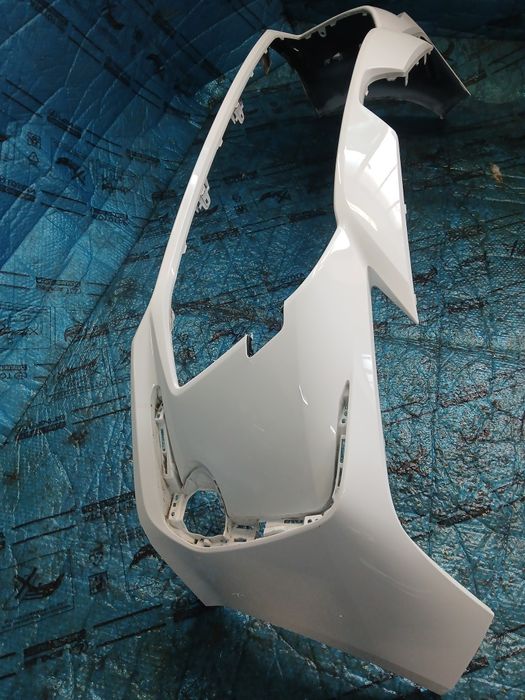 Zderzak przedni 040 TOYOTA COROLLA E21 sedan  1G3 szary 1L0 srebrny