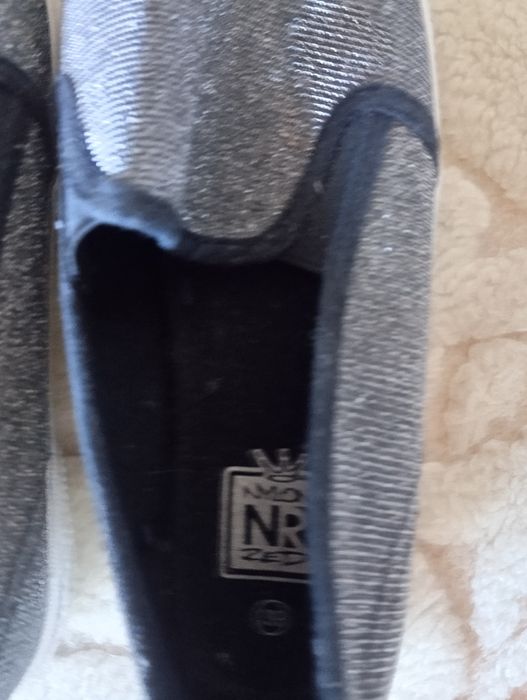 Trampki nowe, sportowe i eleganckie
