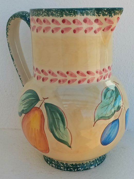 Jarro antigo em loiça de Alcobaça