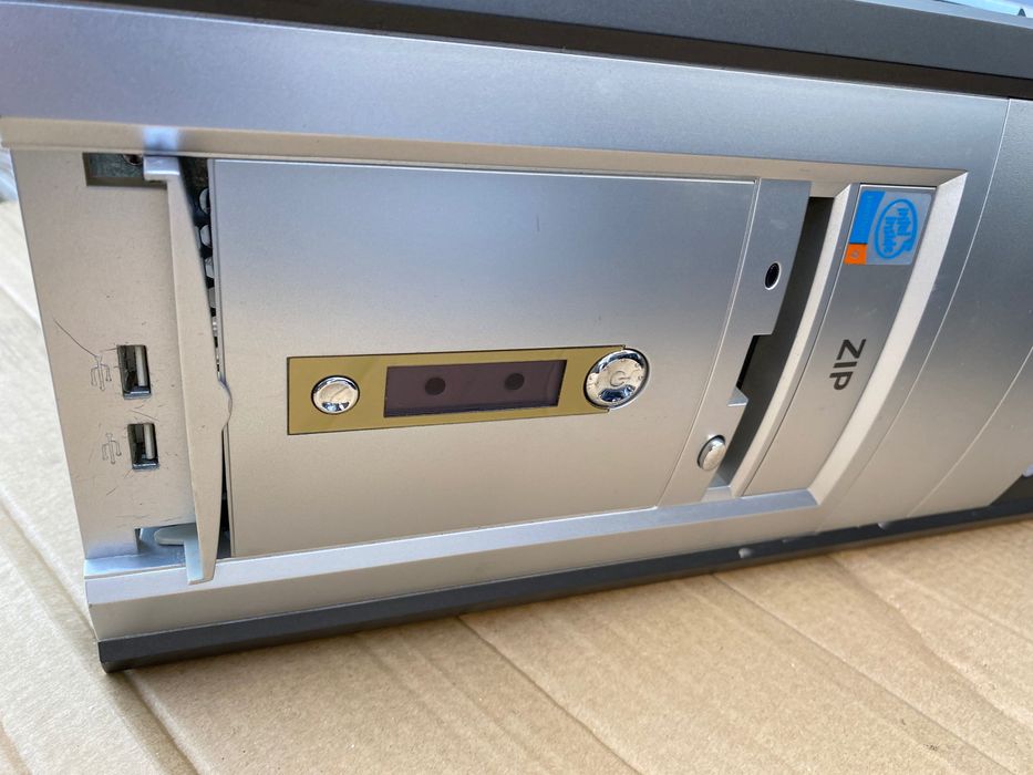 Computador caixa grande desktop Pentium 4