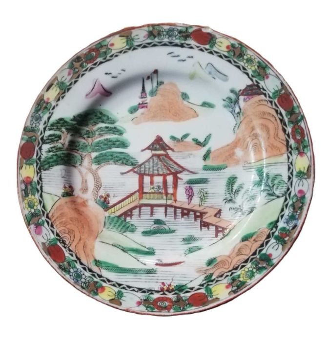 6 Pratos e 1 Cinzeiro Decorativos em Porcelana da China – XVIII-XIX-XX