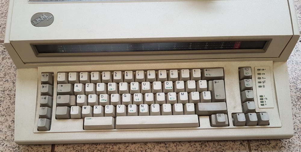 Máquina Escrever Eléctrica IBM